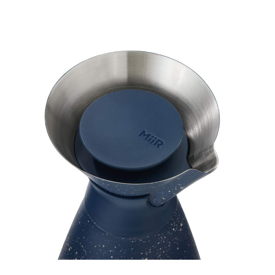 new-standard-carafe-k8 WebPDP-33oz_New_Standard_Carafe_Tidal_Blue_Speckle_Studio__CAR1SVOS225_45_Lid_Off.jpg
