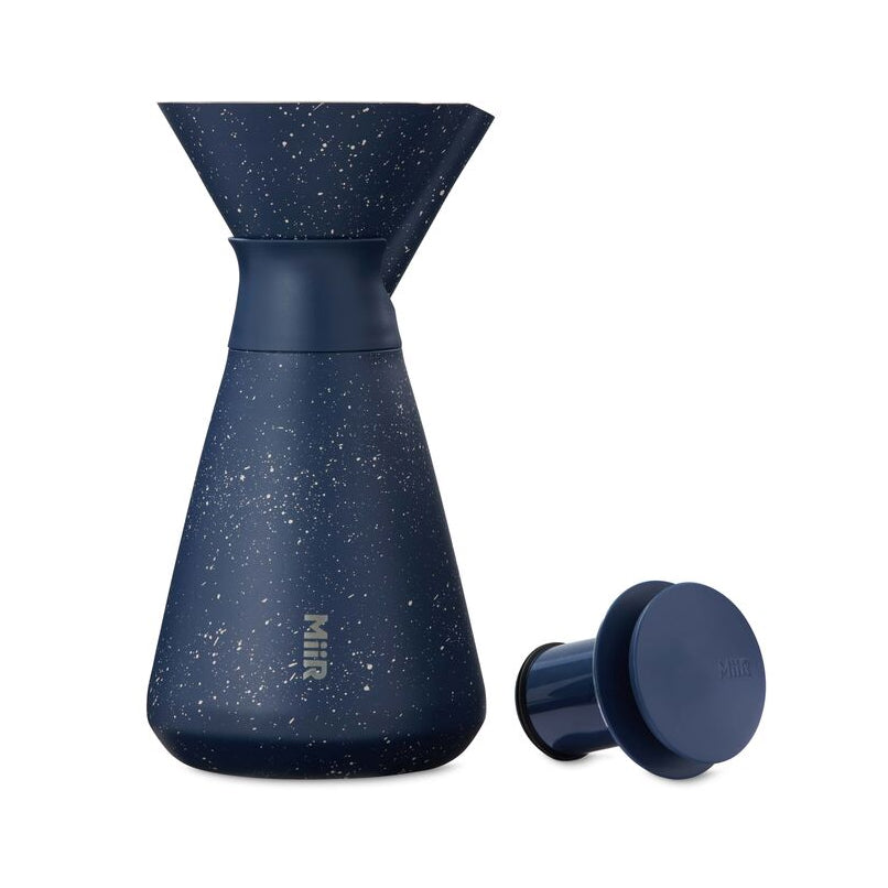new-standard-carafe-k8 WebPDP-33oz_New_Standard_Carafe_Tidal_Blue_Speckle_Studio__CAR1SVOS225_Front_Lid_Staged.jpg