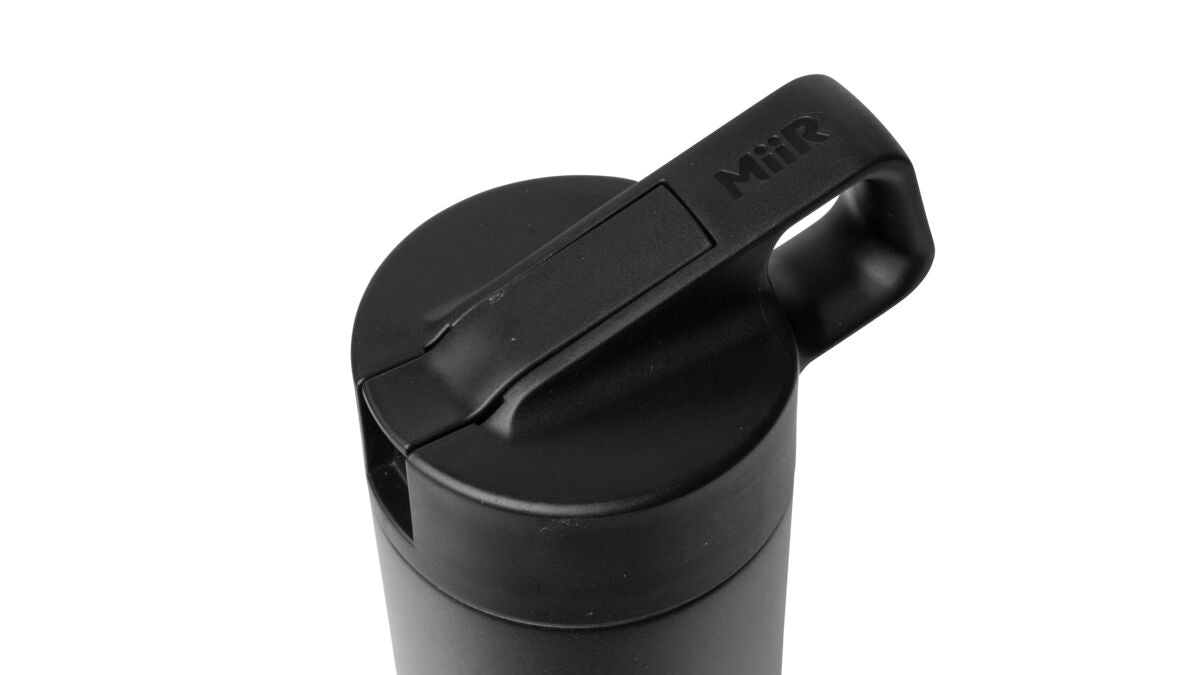 straw-bottle-c2 WebPDP-Straw_Lid_2_Black_Studio_0221_45deg_Closed__WMB1SL20002.jpg