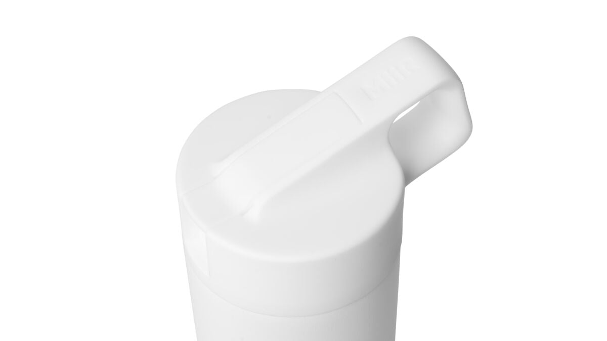 straw-bottle-c2 WebPDP-Straw_Lid_2_White_Studio_0221_45deg_Closed__WMB2SL20001.jpg